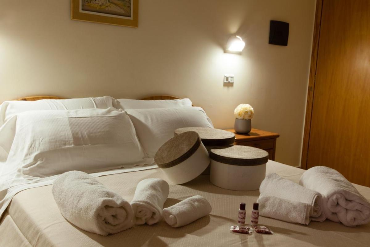 Hotel Ristorante San Giovanni Falerna Luaran gambar
